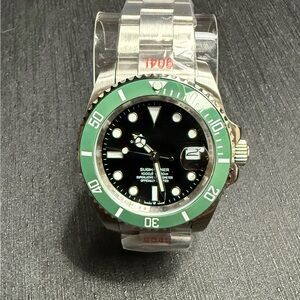 Luxury Green and Silver Men's Watch